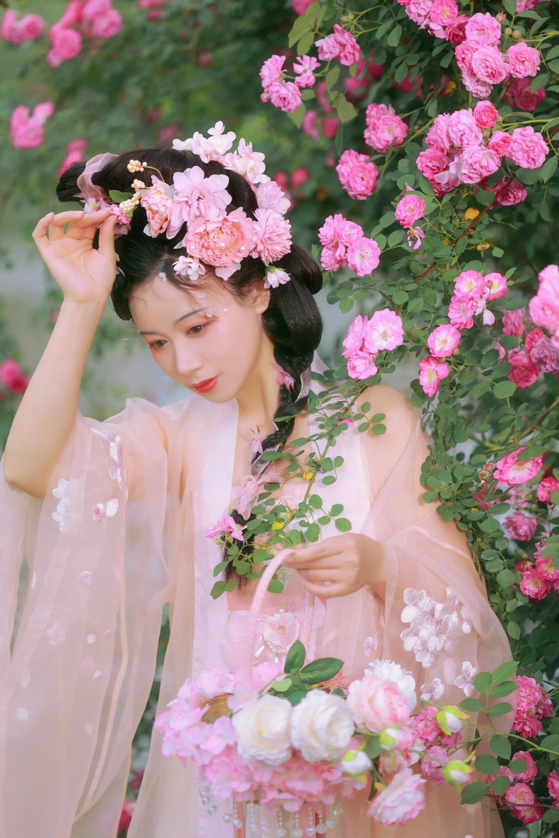 [艺图语] 2022.06.18 蔷薇花神 笑笑 [35P]插图6